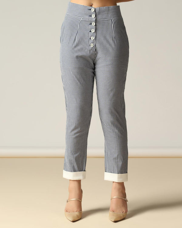 CHIC CHECKMATE with Trouser